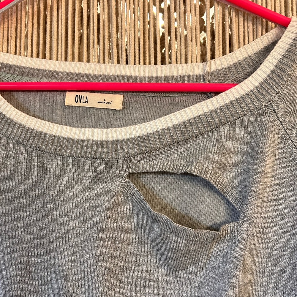 NWT - Olive & Vine light knit sweater - Size Large